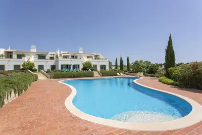 Image de Grand maison pour 8 avec de superbes vues sur la mer