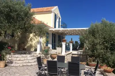 Image de Villa Lithia avec piscine privée et vue mer exceptionnelle