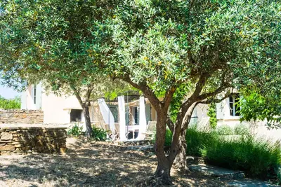 Image de Jolie villa avec piscine dans une campagne tranquille à proximité des plages de St Tropez