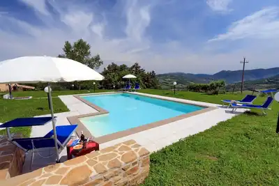 Image de Villa avec piscine et vue panoramique
