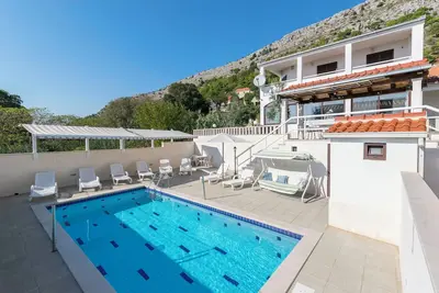 Image de Villa Leo / piscine privée / vue mer / animaux acceptés / villa de luxe sur 1000 m2