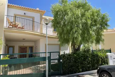 Image de Villa avec vue sur la mer et à distance de marche de la plage