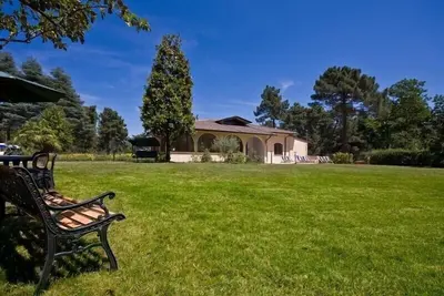 Image de Incroyable villa de luxe avec piscine privée et grand jardin