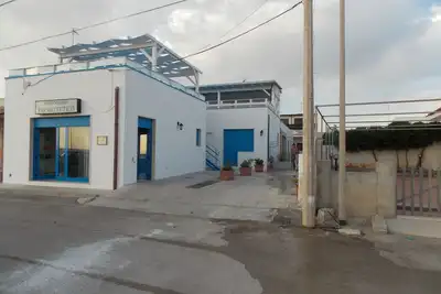 Image de très élégant appartement en bord de mer dans le Salento situé à Alliste (Le)