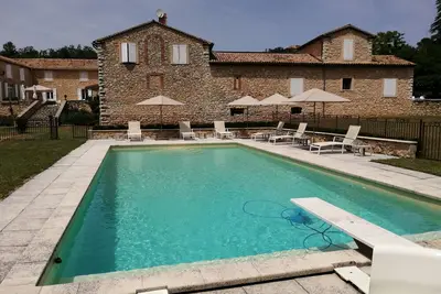Image de Gîte de charme et de caractère dans hameau de fermes provençales restaurées