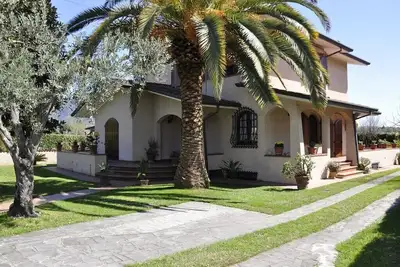 Image de Belle villa élégante Forte dei Marmi - beau jardin - 8 personnes