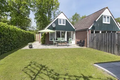 Image de Bungalow de luxe pour 6 personnes. 1 km de la plage / centre.