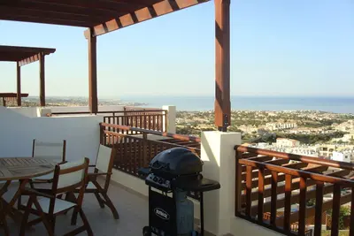 Image de Beau Penthouse de 2 chambres à coucher à Peyia. Piscine communautaire - WiFi gratuit