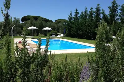 Image de villa de campagne avec piscine privée à 5 km de la mer