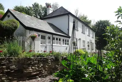 Image de Immaculée 3 Chambres 3 salles de bain Maison dans de beaux jardins avec four à pizza