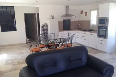 Image de Bel appartement en rez de chaussée, avec piscine et parking