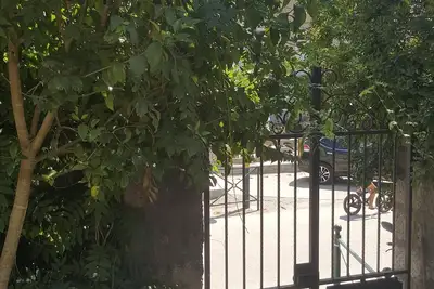 Image de Appartement spacieux en plein coeur de Sartene avec jardin et cuisine d'ete.