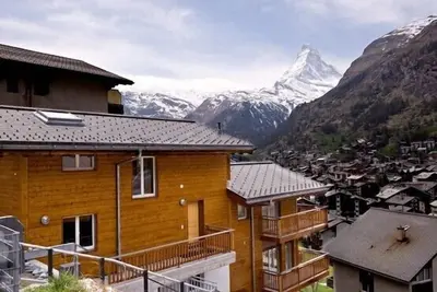 Image de 3 bedroom apartment with south balcony view of the Matterhorn