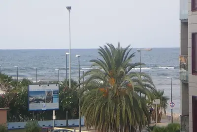 Image de appartement spacieux en face du Club Marine et de la plage de sable fin de Denia