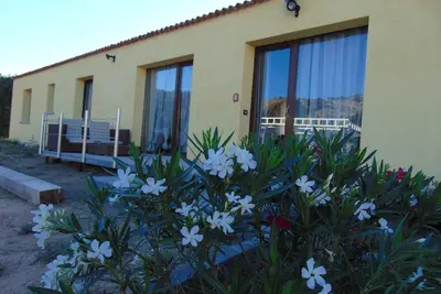 Image de Villa De 200 M² Avec Grand Jardin Proche Mer