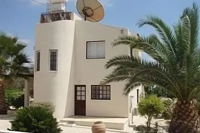 Image de Villa avec vue mer et solaire chauffée et jardin de bonne taille