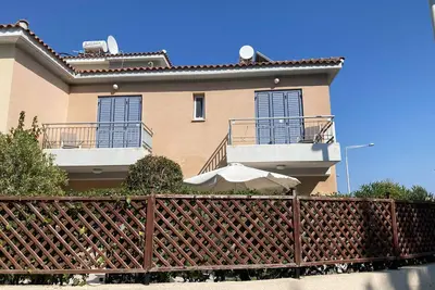 Image de Villa mitoyenne de luxe, 3 chambres, avec terrasse sur le toit