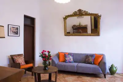Image de Nina's Grandmother House - pour les grands groupes et les familles