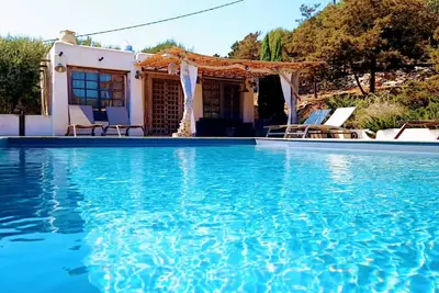 Image de Maison Sympa avec Piscine privée, accès plage à pied. Pour 6 personnes.