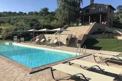 Image de Magnifiquement rénové ferme en Ombrie, piscine, vue imprenable, 10-12 personnes