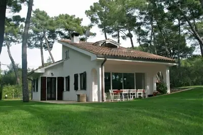 Image de CasaCuore Villa de luxe avec beau jardin dans la réserve naturelle sur la plage