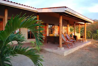 Image de Maison avec vue magnifique sur le Pacifique dans un environnement naturel et paisible