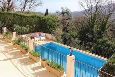 Image de Villa 4 chambres, piscine privée, près de Cannes, vue sur baie de Cannes.