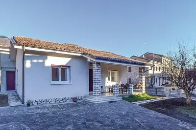 Image de Villa Marsica A: Une maison individuelle confortable entourée d'un paysage magnifique.