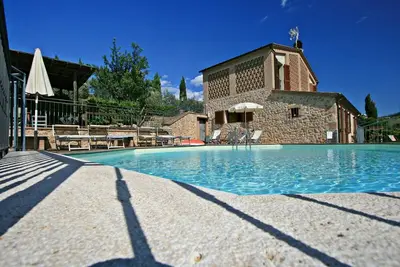 Jolie maison toscane entourée de collines privées