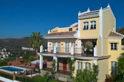 Nerja Villa Superbe Vue Mer, Piscine, Wifi Inclus Et Air Con, Cinema / Salle De Jeux