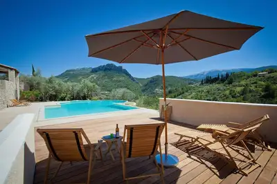 Image de Superb villa with panoramic view of Saint-Julien and Mont Ventoux