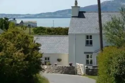 Image de Grande maison de vacances à Church Bay Anglesey pour 12 à 14 vues sur la mer