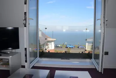 Image de Prix SPÉCIAL Pour Mai. Whitby Center Parking Gratuit / Wi-Fi. Kids & Pets Bienvenue