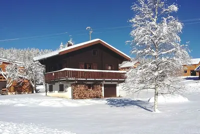 Image de Chalet indépendant, très bien situé dans un ensemble de 29 chalets très calme.