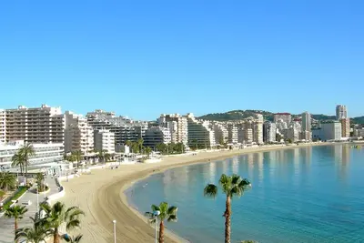 Image de Appartement en première ligne de plage, vues spectaculaires, piscine, Wifi gratuit