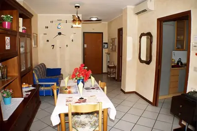 Image de Mago Zurli '- Appartement raffiné de trois pièces à Bologne avec garage privé