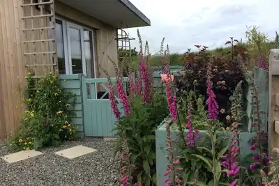 Image de Hedgerow Hut - le refuge parfait