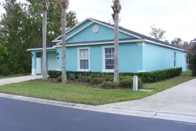 Image de 3 Chambre 3 Salle de bain Villa avec piscine face Sud 15 miles de Disney.