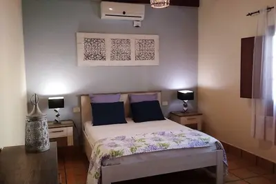 Image de Villa en pierre, tranquillité et intimité.