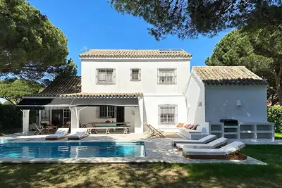 Image de Casa Gaston belle maison rénovée, beau jardin, piscine, calme, proche plage