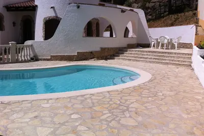 Image de Villa typique de Costa Brava de 4 ch et 3 sdb avec piscine et vue sur mer