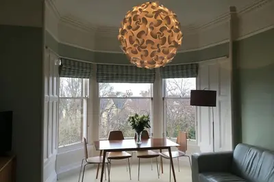 Image de West End appartement de 3 chambres avec une vue imprenable