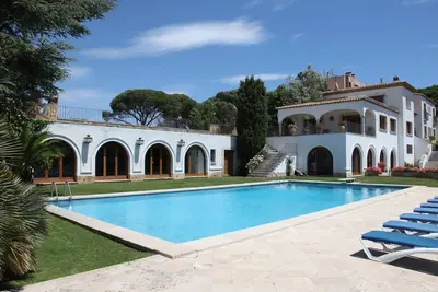 La Villa fabuleuse avec une piscine privée de 25 x10 m