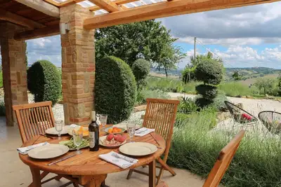 Image de Élégant villa avec piscine, grand jardin privé et vue imprenable