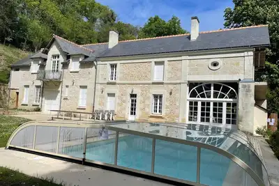 Image de Grande maison de caractère avec Piscine au coeur de la vallée de la  Loire