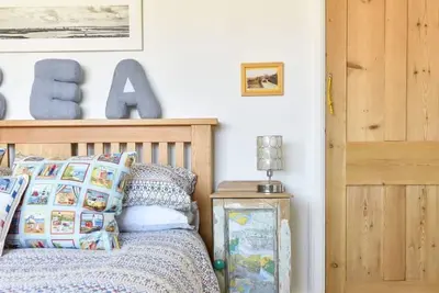 Image de chalet spacieux Coastguard près des sites du Hampshire, retraite côté mer