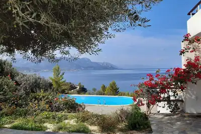 Image de Villa that combines beach frontage with 1 of the best views in the Peleponnese.