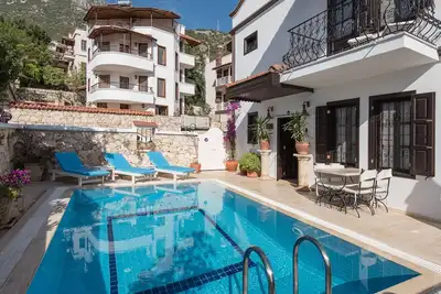 Villa Alarahan dans le centre de la vieille ville de Kalkan avec piscine privée chauffée, pas de taxis!