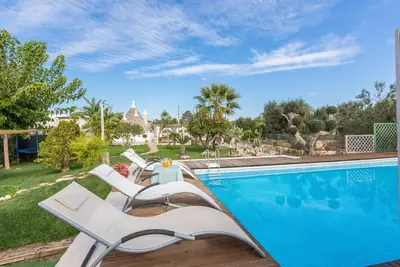 Image de Trullo avec piscine près de Ostuni et Alberobello - Plage à 15 'en voiture