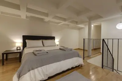 Image de Excellente option pour les familles / groupes 3 chambres à coucher 3 salles de bain Parking Climatisation